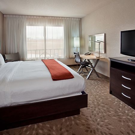 Holiday Inn Express Hotel And Suites Saint Robert By Ihg Bagian luar foto