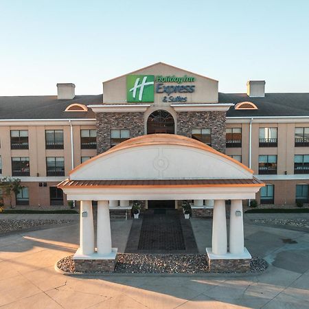 Holiday Inn Express Hotel And Suites Saint Robert By Ihg Bagian luar foto
