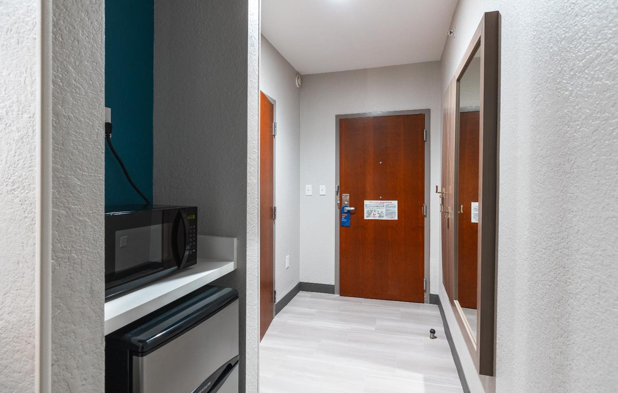 Holiday Inn Express Hotel And Suites Saint Robert By Ihg Bagian luar foto