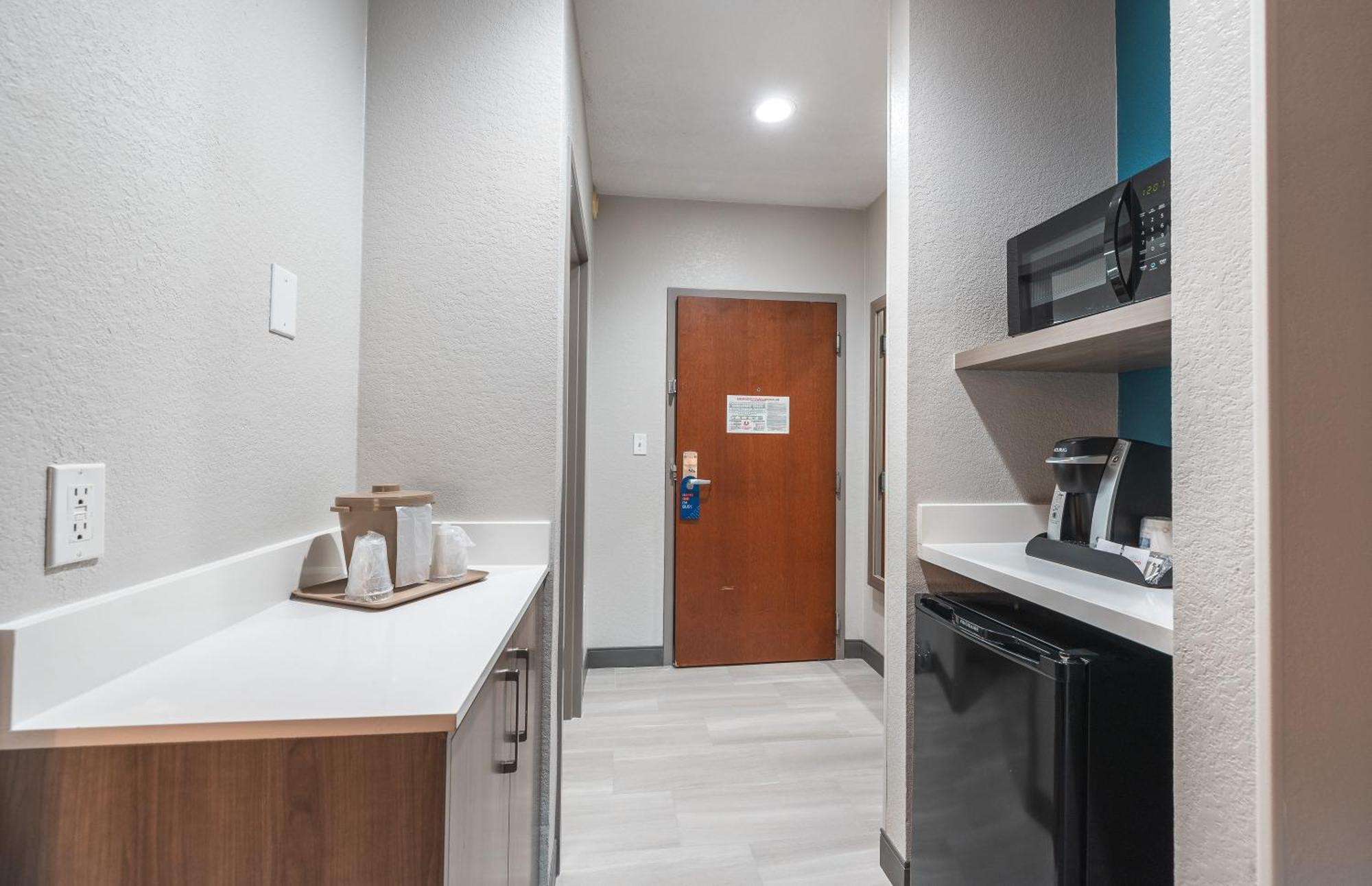 Holiday Inn Express Hotel And Suites Saint Robert By Ihg Bagian luar foto
