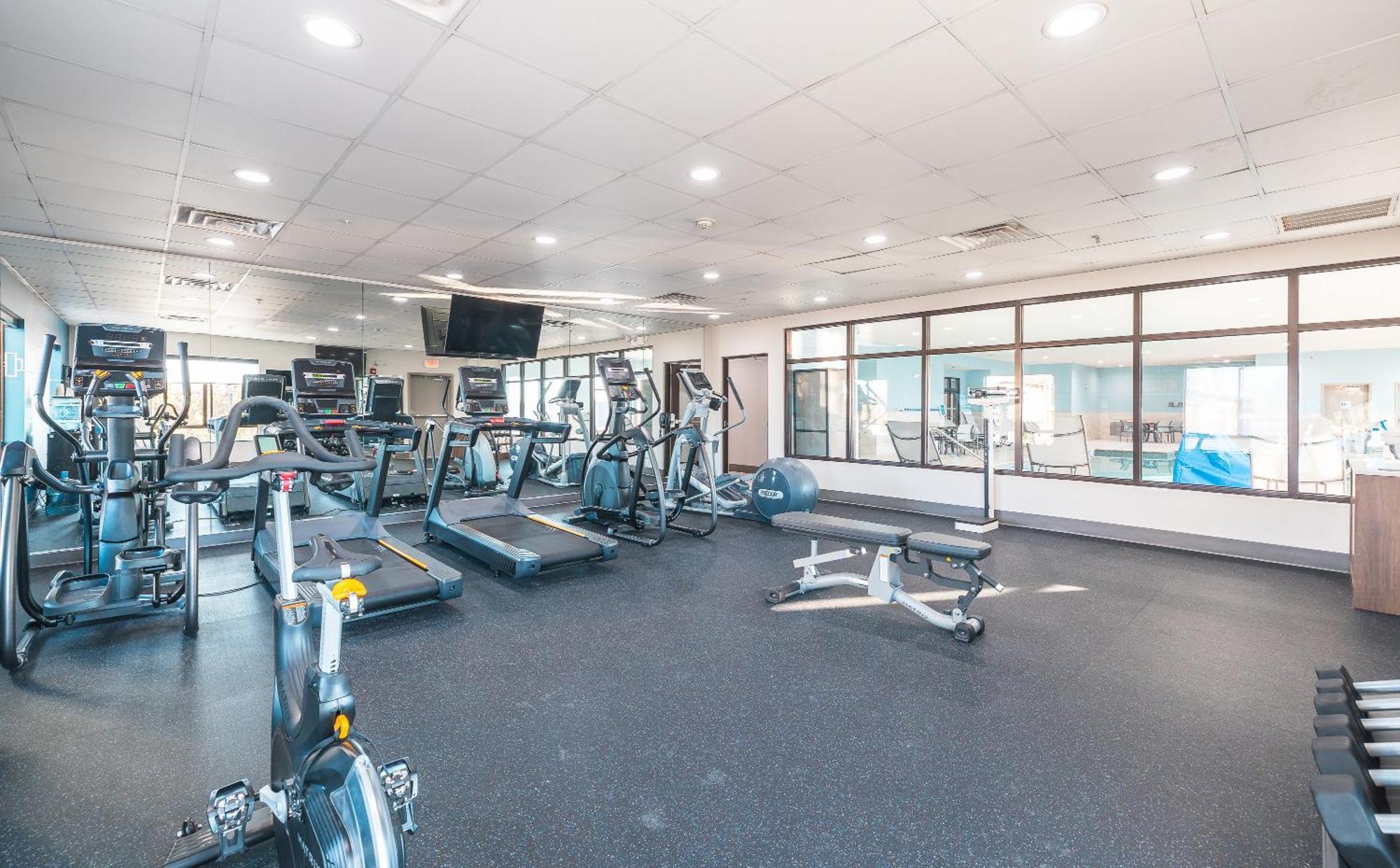 Holiday Inn Express Hotel And Suites Saint Robert By Ihg Bagian luar foto