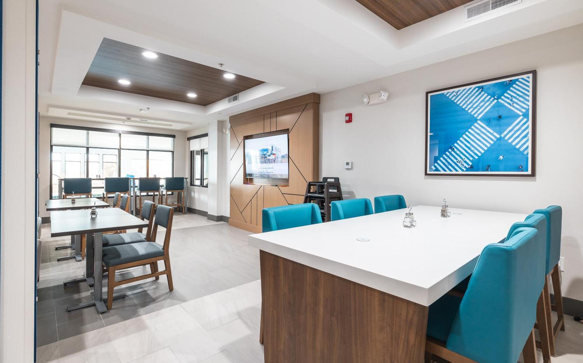 Holiday Inn Express Hotel And Suites Saint Robert By Ihg Bagian luar foto