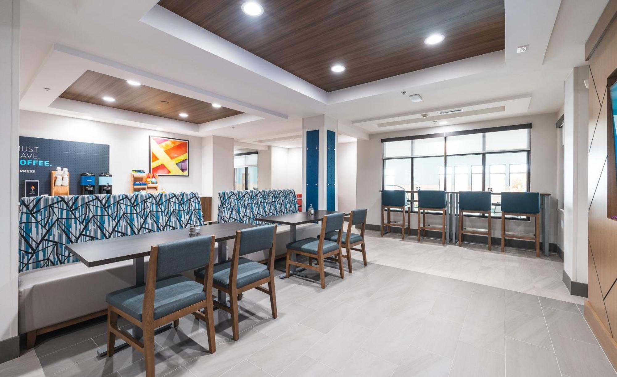 Holiday Inn Express Hotel And Suites Saint Robert By Ihg Bagian luar foto