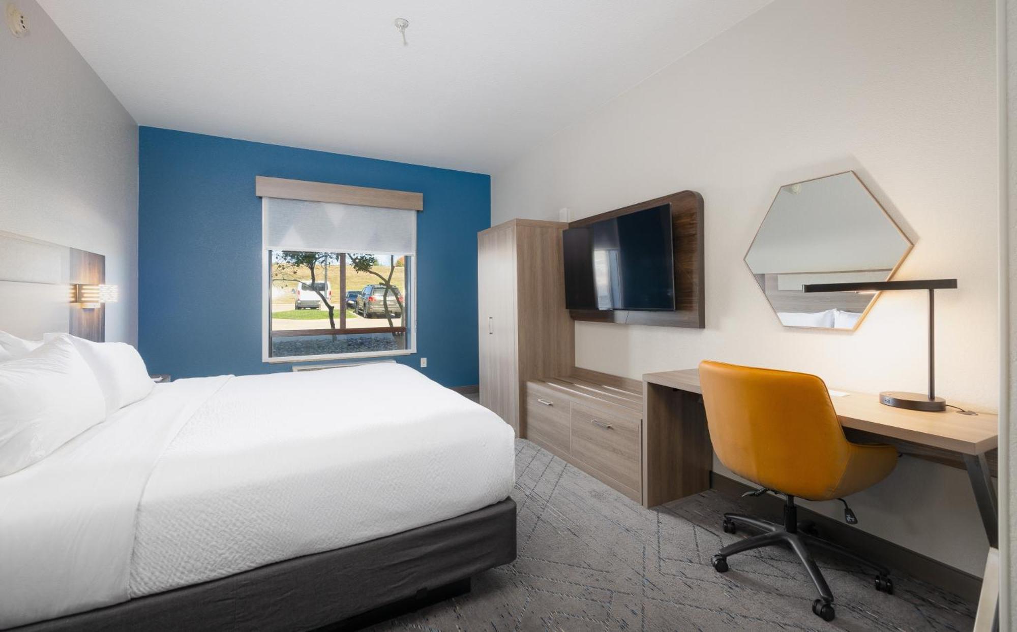 Holiday Inn Express Hotel And Suites Saint Robert By Ihg Bagian luar foto