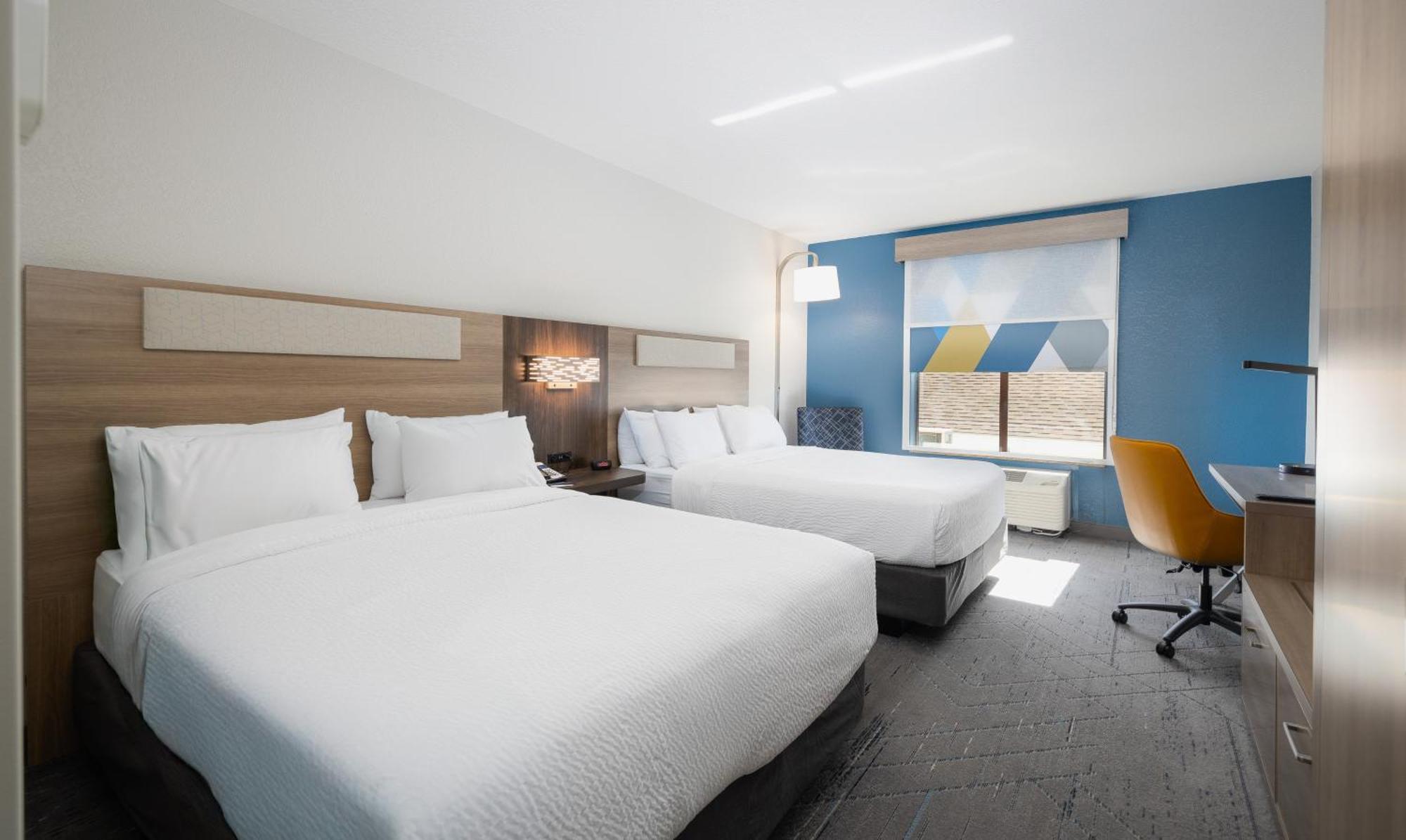 Holiday Inn Express Hotel And Suites Saint Robert By Ihg Bagian luar foto