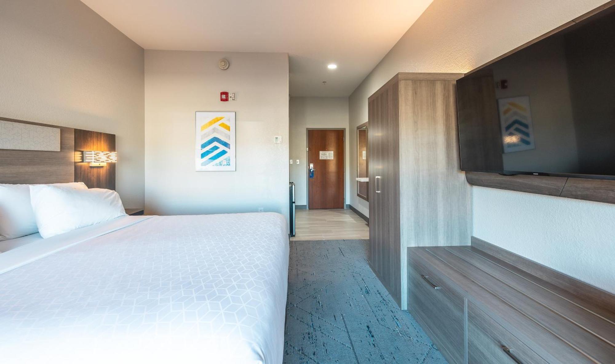 Holiday Inn Express Hotel And Suites Saint Robert By Ihg Bagian luar foto