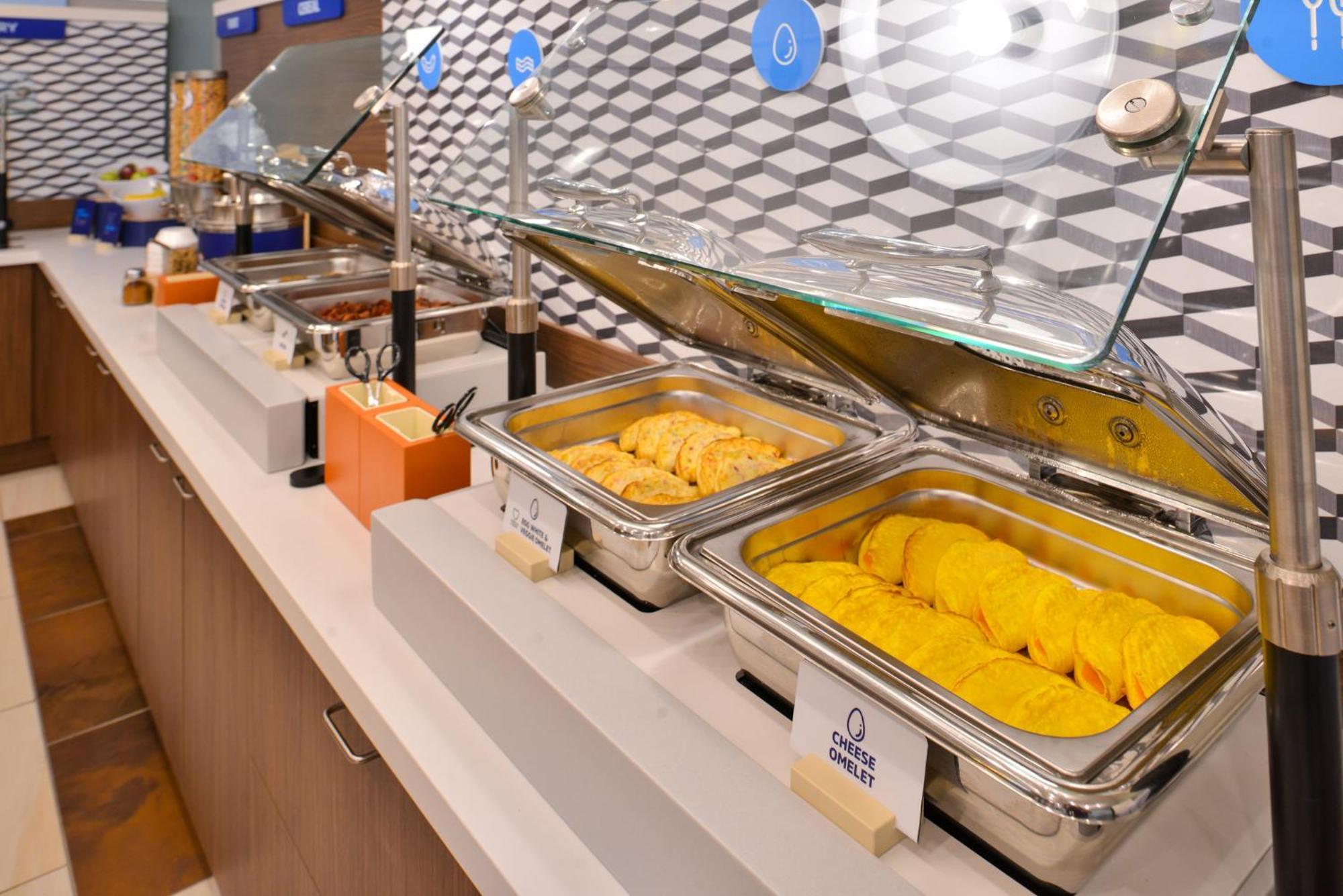 Holiday Inn Express Hotel And Suites Saint Robert By Ihg Bagian luar foto