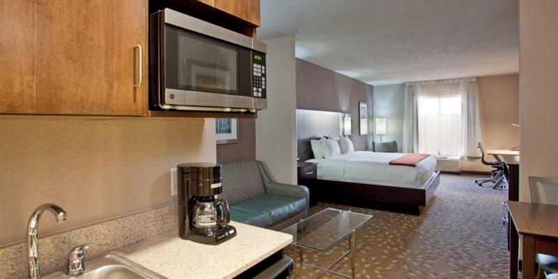 Holiday Inn Express Hotel And Suites Saint Robert By Ihg Bagian luar foto
